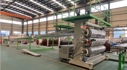 Penerapan praktis teknologi ekstrusi efisiensi tinggi dan hemat energi di lini produksi lembaran PS