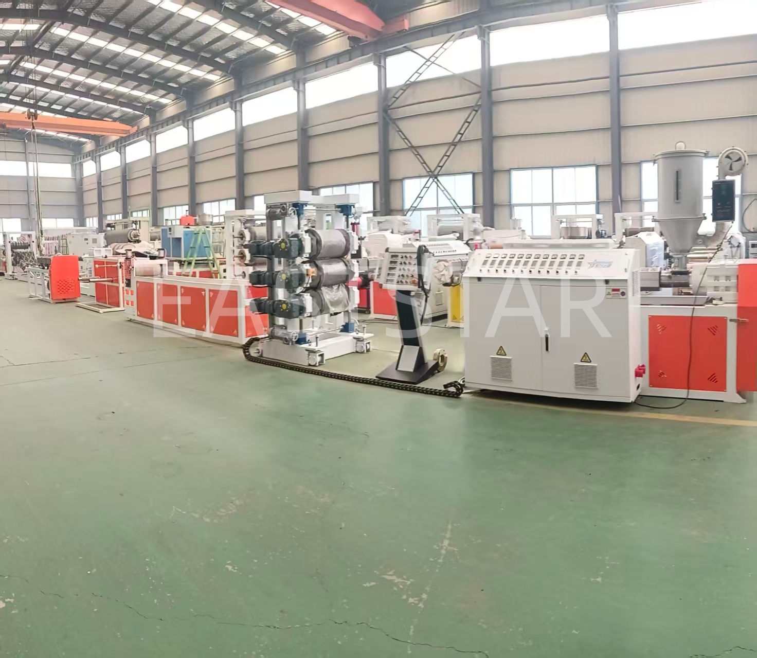 EASTSTR Memajukan Produksi Lembar POK dengan Jalur Ekstrusi Berkinerja Tinggi yang Inovatif