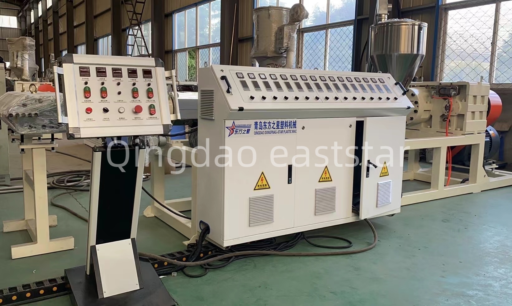 Bagaimana lini produksi papan drainase PE profesional memastikan kualitas sistem drainase bangunan?